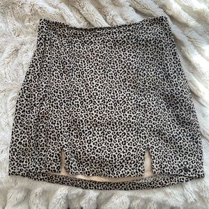 Cheetah mini slit skirt